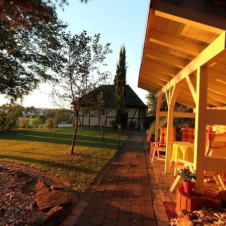 Gesindehaus Charis Nahe Europa Park Mit Eingezaeuntem Garten Ideal Fuer Hunde Paare Und Familien Feriehus