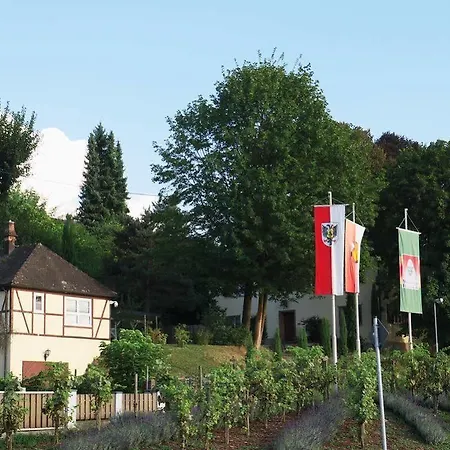 Feriehus Gesindehaus Charis Nahe Europa Park Mit Eingezaeuntem Garten Ideal Fuer Hunde Paare Und Familien *